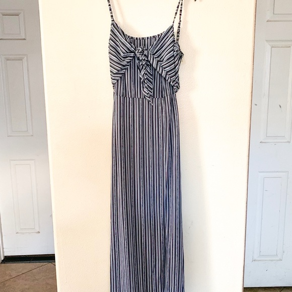 Derek Heart Dresses & Skirts - ✨ Tie Front Maxi Dress